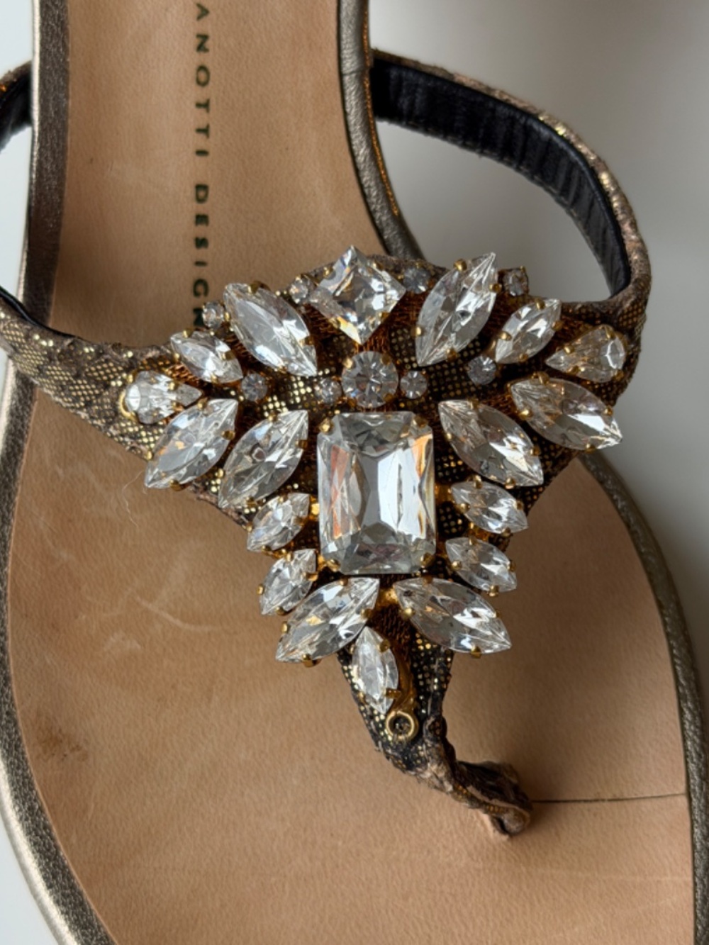 Giuseppe Zanotti vintage crystal embellished metallic gold thong sandals, IT 38 - Picture 11 of 13